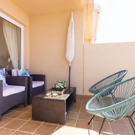Pillowabroad - Sea View Terrace Apartment